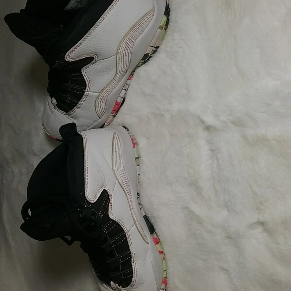 Jordan 11 white black white Confetti - Picture 7 of 8